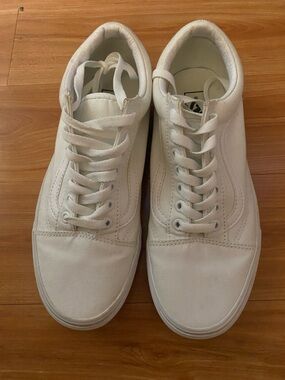 Men's Vans Classic Low-Top Canvas Sneakers - White